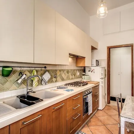 3 Bedrooms Vatican Center 아파트 *